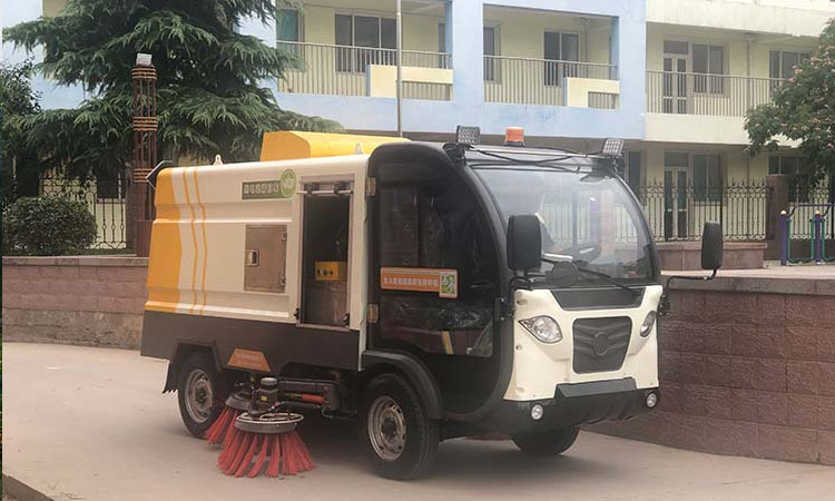 人行道輔道純電動洗掃車，環(huán)衛(wèi)電動洗掃車介紹