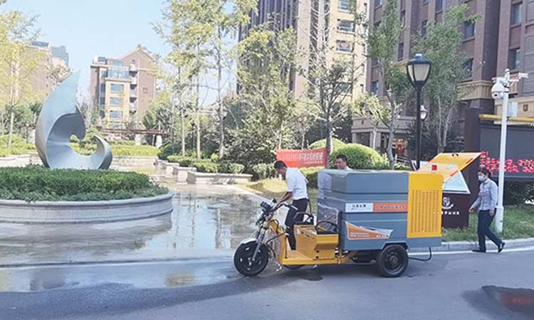 為什么選擇可上牌多功能高壓清洗車應(yīng)用在物業(yè)小區(qū)環(huán)衛(wèi)保潔工作？