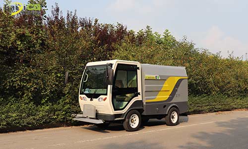 電動高壓清洗車，協(xié)同作業(yè)為道路環(huán)衛(wèi)查漏補缺