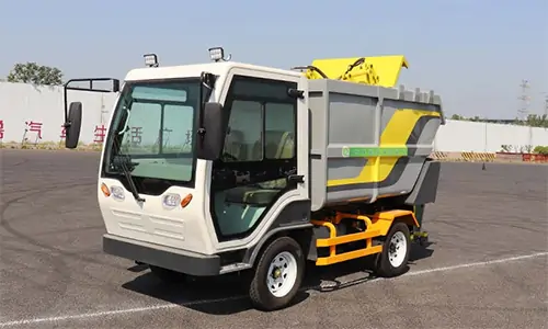 百易長青小區(qū)垃圾清運(yùn)車自動裝卸垃圾不落地,污水不外溢