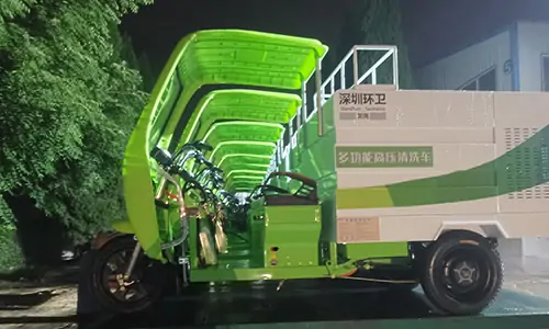 人行道高壓清洗車(chē)裝車(chē)中準(zhǔn)備發(fā)往深圳某環(huán)衛(wèi)公司