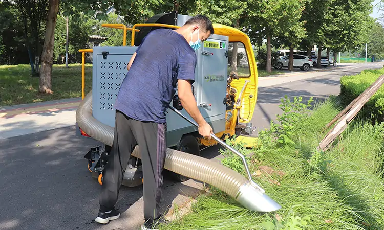 吸樹葉機(jī)器