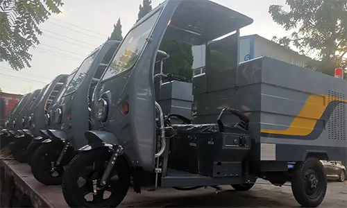 高壓清洗車定制外觀，清潔高效，已裝車準(zhǔn)備發(fā)貨
