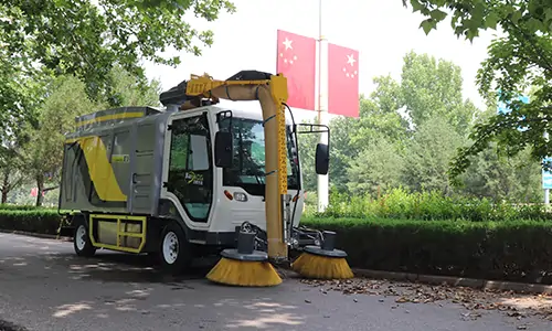 純電動樹葉收集車秋季樹葉收集轉(zhuǎn)運“小能手”