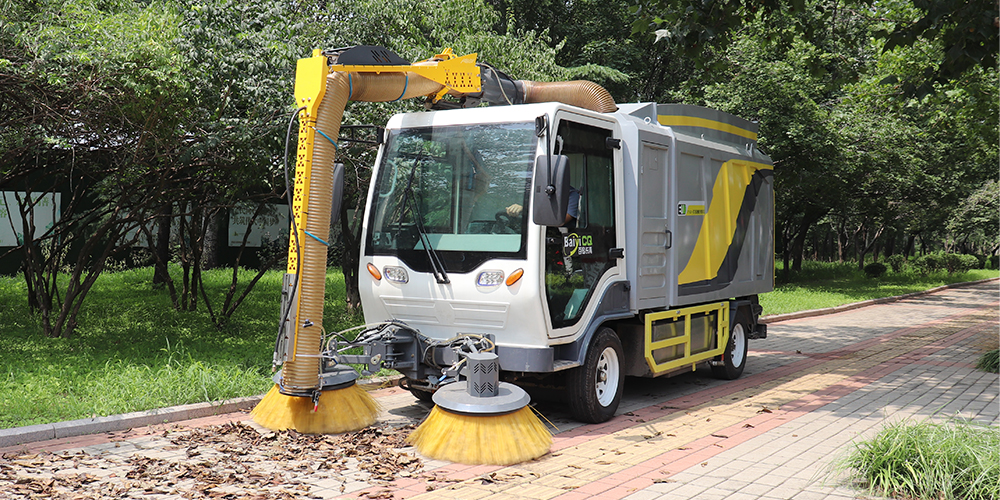 中型樹(shù)葉收集車(chē)