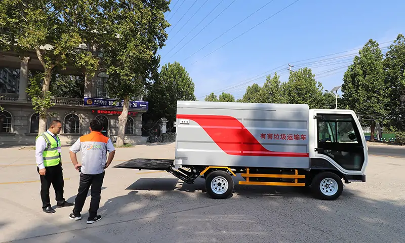 純電動分類垃圾清運(yùn)車，小區(qū)垃圾分類轉(zhuǎn)運(yùn)好幫手