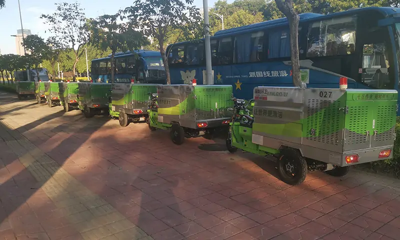 百易多功能小型高壓清洗車抵達深圳某環(huán)衛(wèi)公司-順利交接，讓世界更清潔！