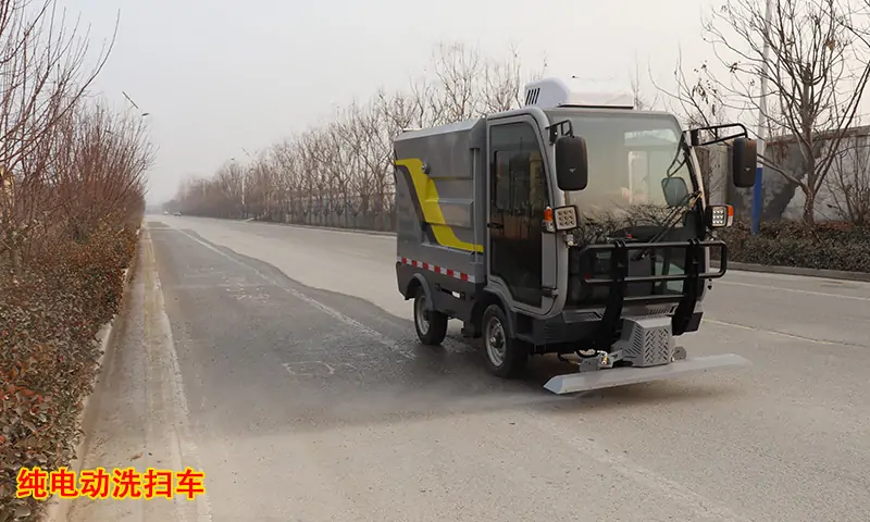 在全世界暢銷的電動小型高壓沖洗車，解決95%環(huán)衛(wèi)難題，你不想試一下效果嗎？