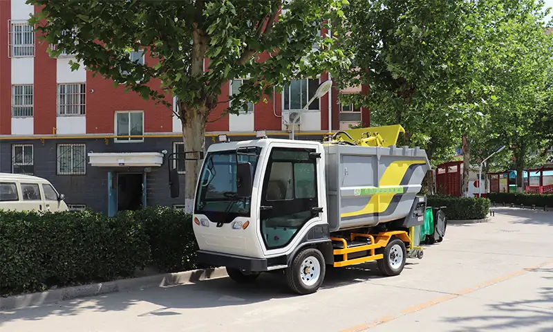 忘了汽油版本環(huán)衛(wèi)車吧！這款純電動后裝式垃圾清運(yùn)車，可解決眾多垃圾轉(zhuǎn)運(yùn)難題！