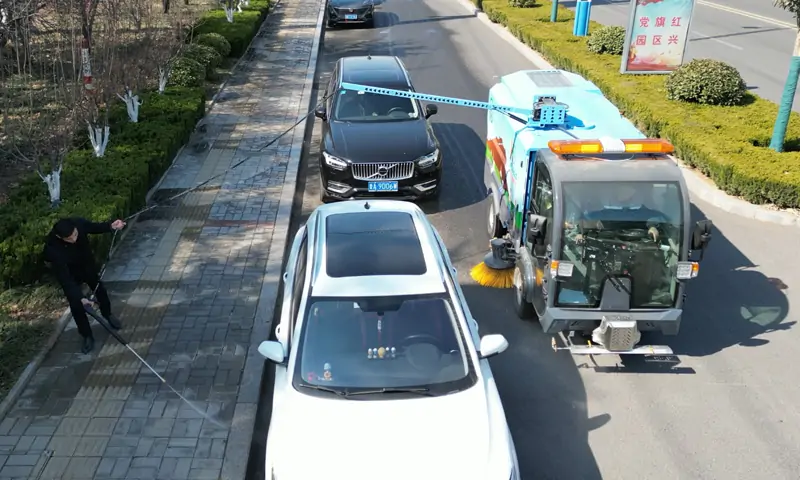 純電動洗掃車展神通，狹窄路段地面清潔洗掃有奇效！