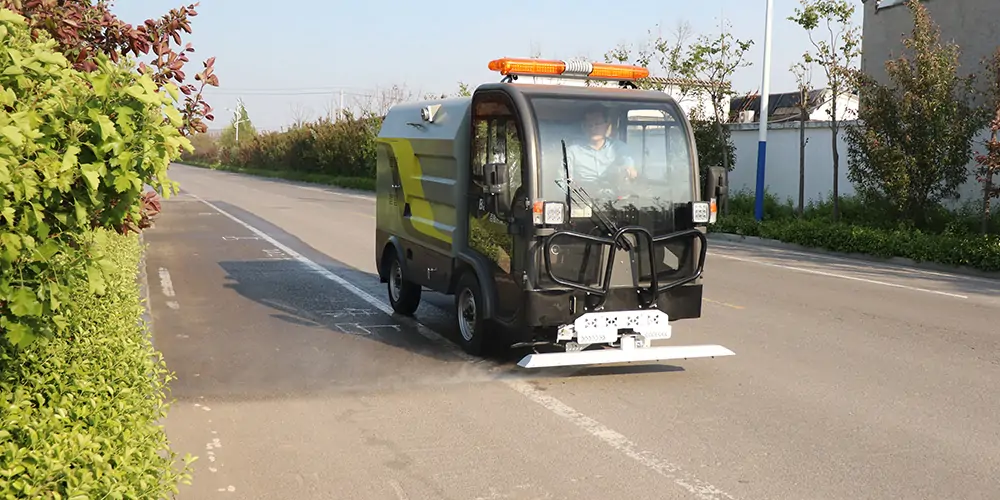 人行道高壓清洗車(chē)_四輪高壓清洗車(chē)_小型高壓地面清洗車(chē)_環(huán)衛(wèi)多功能高壓沖洗車(chē)