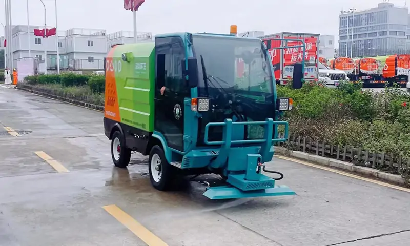 四輪多功能高壓清洗車助力環(huán)衛(wèi)環(huán)境建設(shè)！體積小巧，功能強大！多種模式，任意選擇！