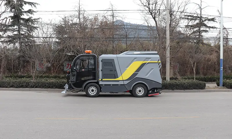 純電動深度清潔車，道路清潔好幫手！一米一深度清潔寬度，滿足多場景使用需求！