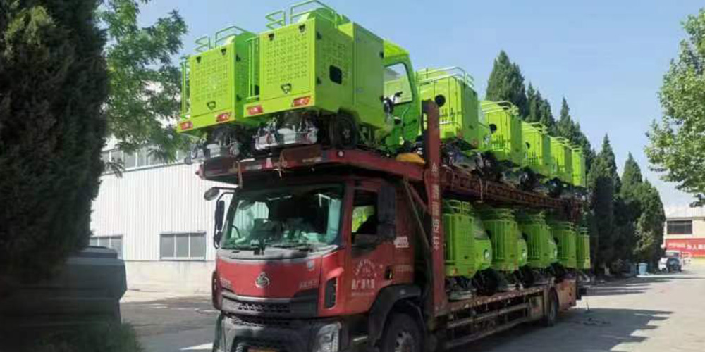 純電動三輪樹葉收集車_多功能樹葉收集車_吸樹葉的機(jī)器_掃樹葉神器