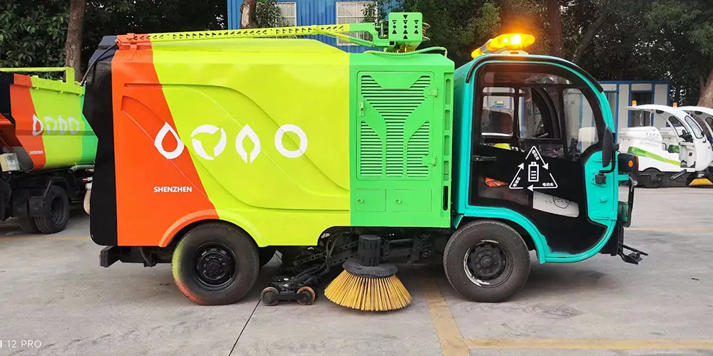 道路洗掃車_路面污漬清潔“專家”_電動(dòng)洗掃車_環(huán)衛(wèi)洗掃車_小型洗掃車
