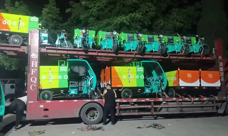 多功能高壓清洗車發(fā)貨深圳！助力深圳環(huán)衛(wèi)美好生活環(huán)境！