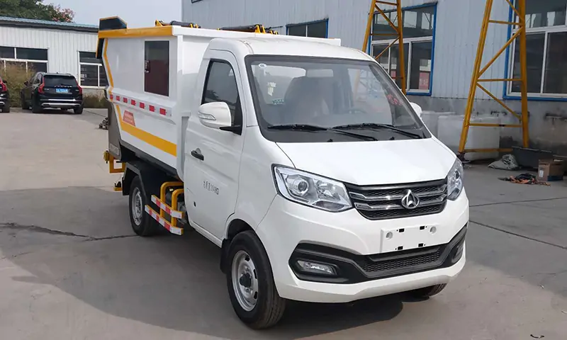 可上牌純電動垃圾清運車，后裝垃圾形式，環(huán)保高效，創(chuàng)新回收！