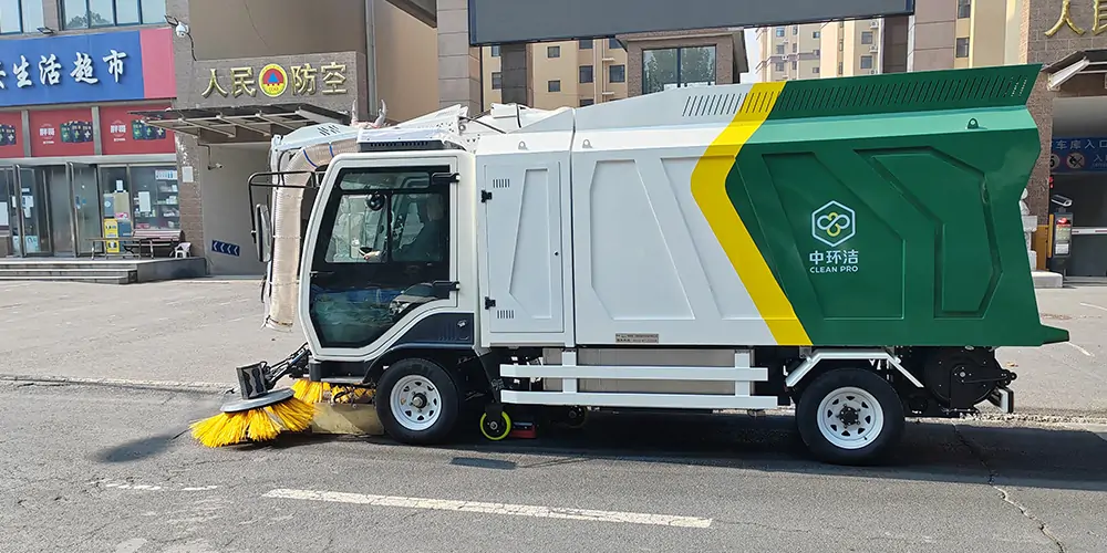 純電動(dòng)樹葉收集車_多功能樹葉收集車_吸樹葉的機(jī)器_掃樹葉神器