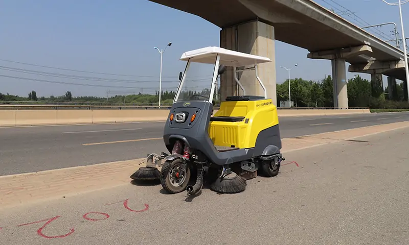 純電動三輪清掃車：現(xiàn)代化、高效、環(huán)保的清潔利器