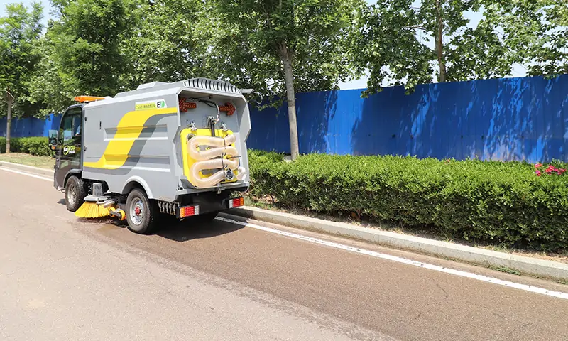 純電動洗掃車：引領(lǐng)綠色道路清潔新時代，顛覆傳統(tǒng)洗掃模式！