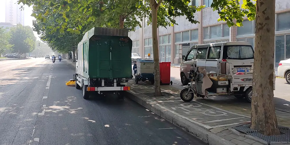 樹葉收集車_多功能樹葉收集車_吸樹葉的機器_新型樹葉收集車_電動樹葉專用收集車