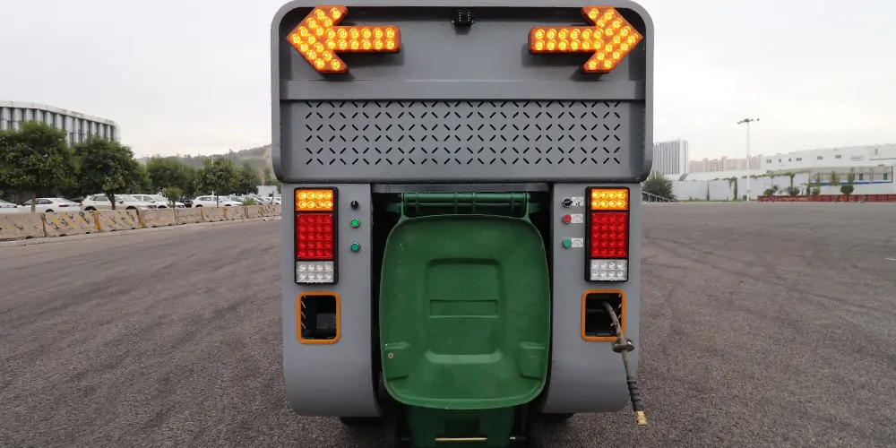 清掃車(chē) 電動(dòng)掃地車(chē) 廠(chǎng)區(qū)掃地車(chē) 園區(qū)掃路車(chē) 景區(qū)清掃車(chē)