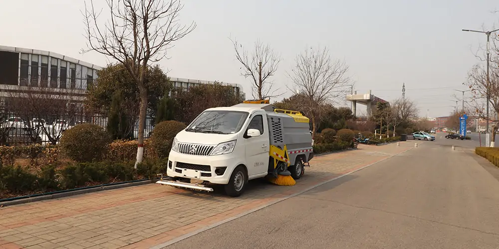 電動(dòng)小型洗掃車 小型電動(dòng)環(huán)衛(wèi)洗掃車 小型電動(dòng)洗掃一體車 新型純電動(dòng)洗掃車 全封閉電動(dòng)洗掃一體車