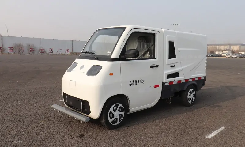 純電動小型道路養(yǎng)護車，道路清潔養(yǎng)護專用設(shè)備，經(jīng)濟環(huán)保，可上牌照