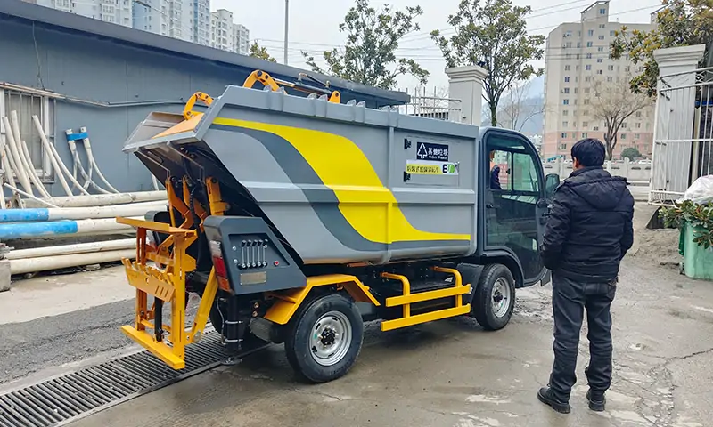 后裝式垃圾清運(yùn)車助力漢中市略陽縣環(huán)衛(wèi)事業(yè)！