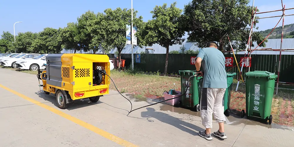 環(huán)衛(wèi)多功能高壓沖洗車(chē) 環(huán)衛(wèi)專用高壓沖洗車(chē) 市政高壓沖洗車(chē) 電動(dòng)四輪高壓沖洗車(chē) 高壓沖洗車(chē)清洗車(chē)
