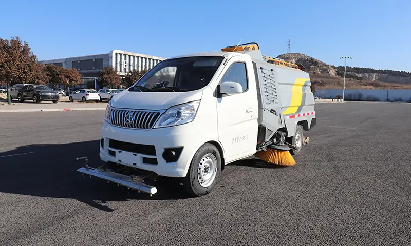 綠色環(huán)保，城市清潔新力量：全新純電動洗掃車