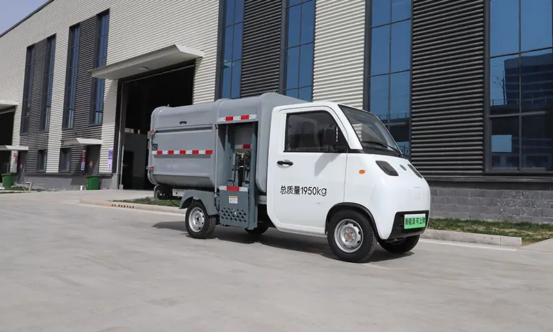 “綠色智造，靈動環(huán)衛(wèi)”——新能源側(cè)裝式垃圾車助力城市潔凈升級